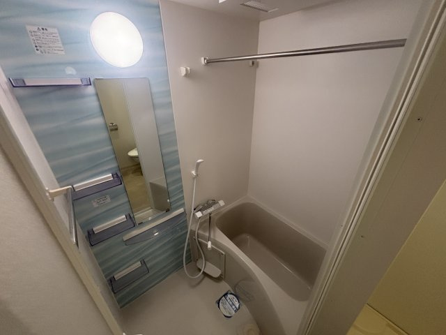 セレニテ神戸元町クレアの浴室