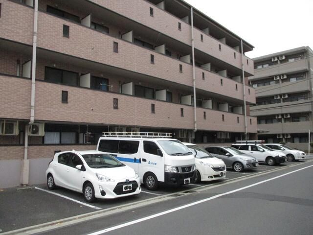 ヴィオラの駐車場