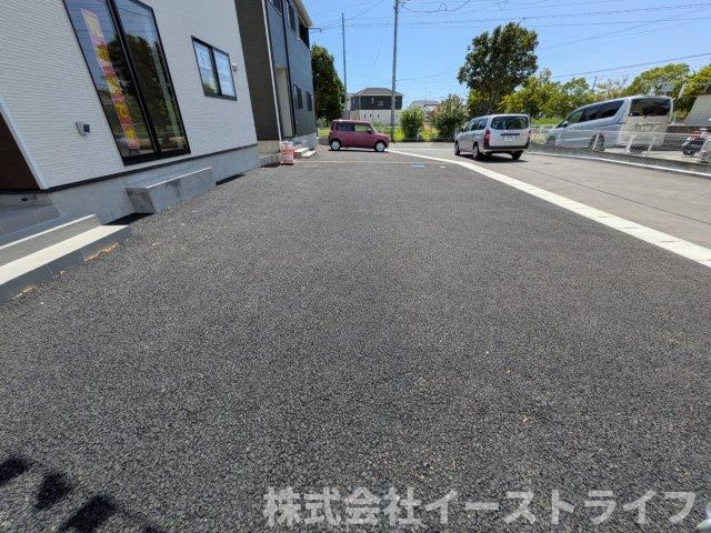 【新築戸建】　いわき市若葉台第8の駐車場|同社施工写真　カースペースです（3台駐車可能）