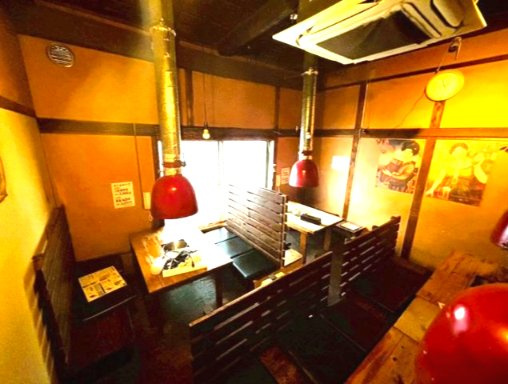 足代新町店舗の内装