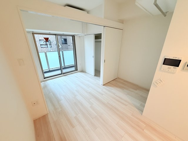セレニテ神戸元町クレアの居間・リビング
