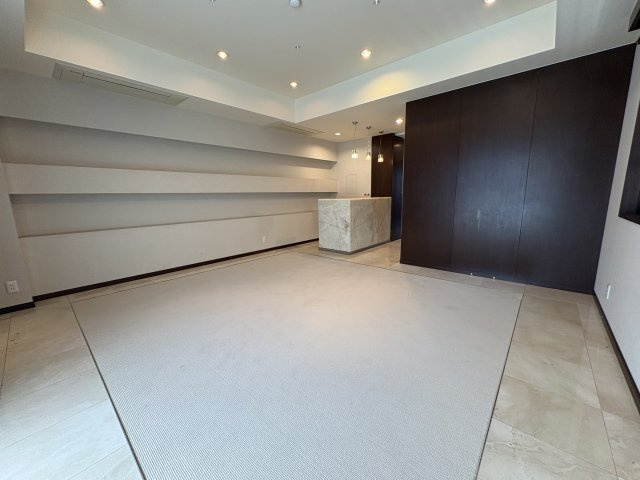 LUXE 真法院のロビー