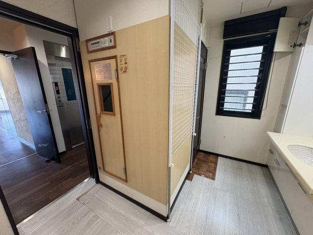 LUXE 真法院の内装