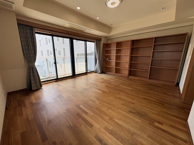 LUXE 真法院の居間・リビング