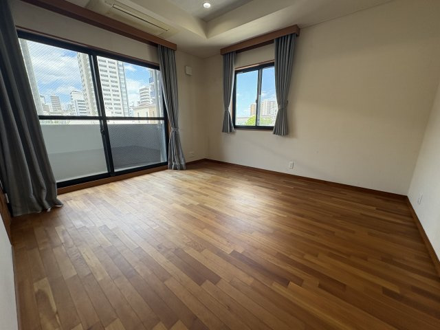 LUXE 真法院の居間・リビング