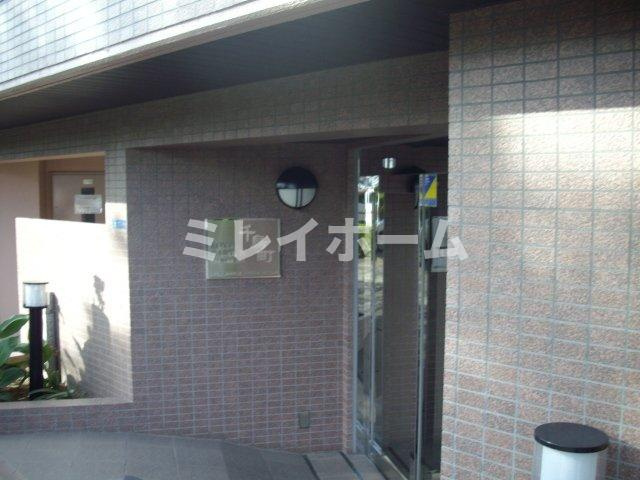 ロイヤルガーデン千鳥のエントランス