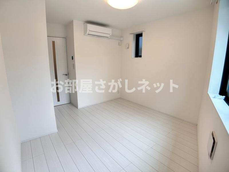 LiveFlat巣鴨【おとり物件なし】#学生・社会人にオススメ！初期費用分割払いOK！の居間・リビング