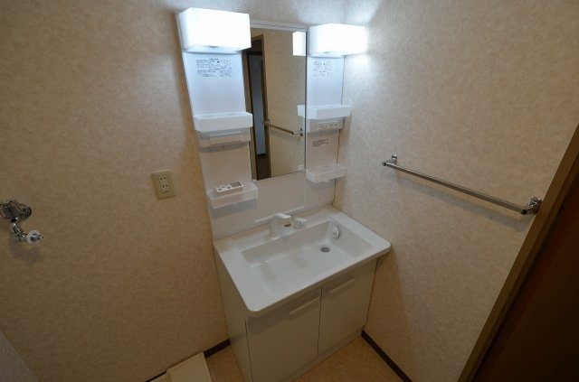 独立洗面化粧台付きでおすすめです！