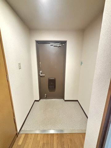 ヒロネン塚口の玄関