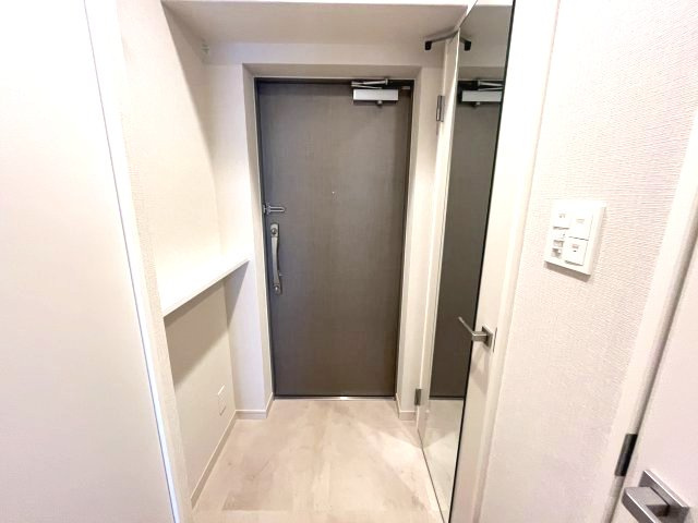 スプランディッド江坂IIIの玄関