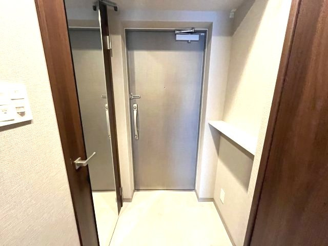 スプランディッド江坂IIIの玄関