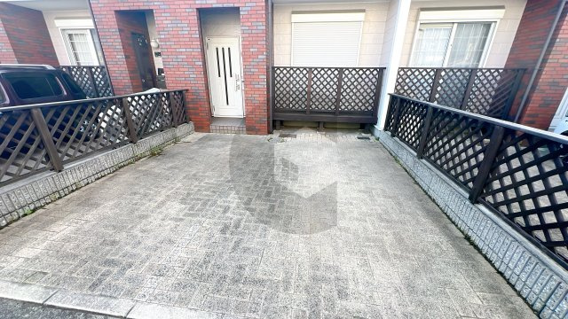 ジィプソフィラの駐車場