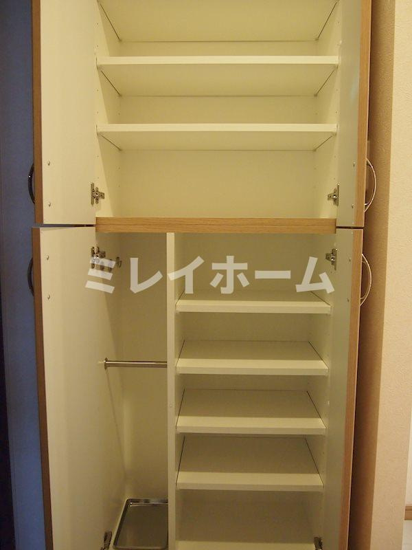 ルーブル西蒲田参番館の玄関