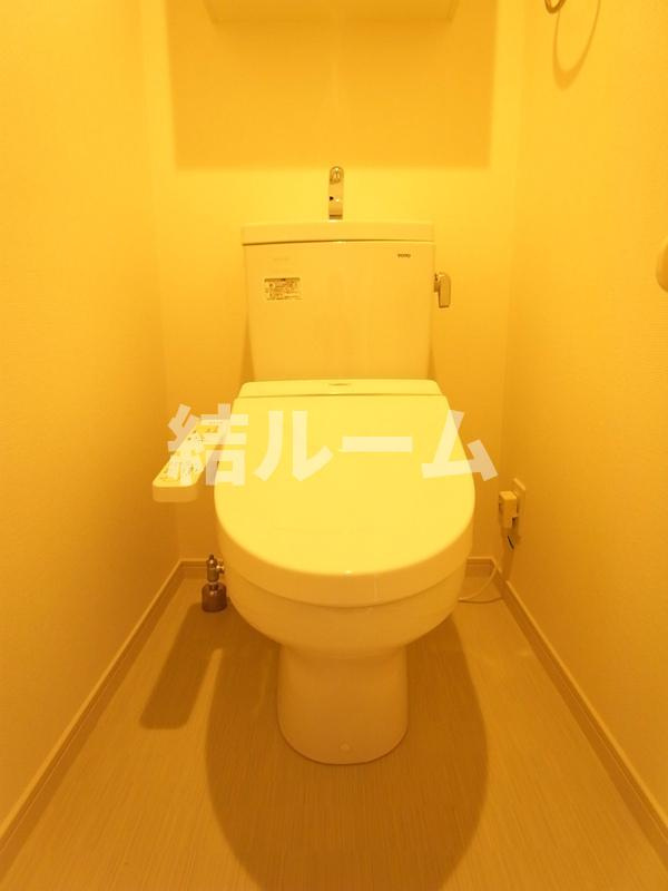 板橋区赤塚６丁目の賃貸マンションのトイレ