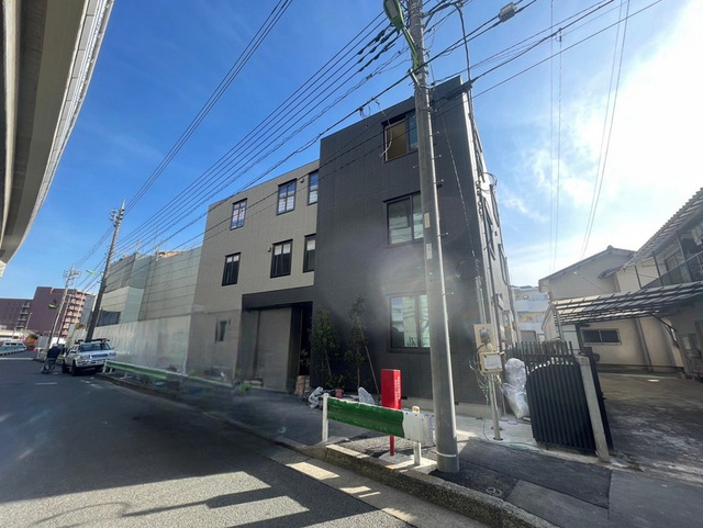 ＡＪＯＵＲＥＥ　ＹＯＧＡの外観