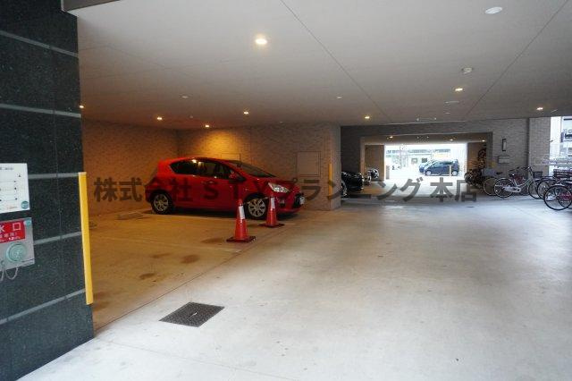 仲介手数料0！！Gramercy Shirakawa Koenの駐車場