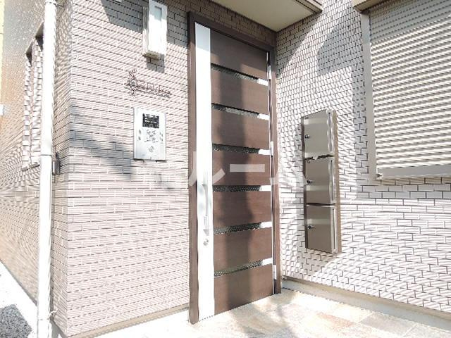 板橋区成増１丁目のアパートのエントランス
