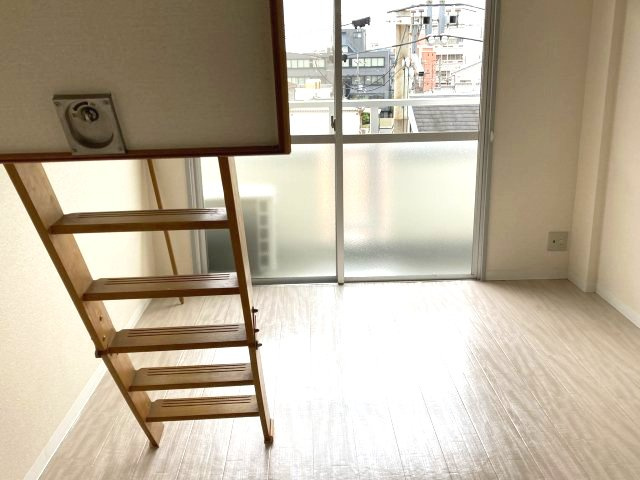 コムズスクエア大日の居間・リビング|イメージとして同建物他部屋を表示しています