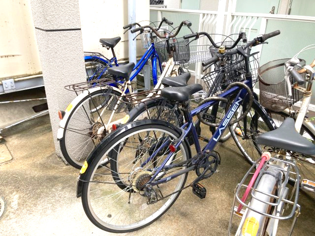 コムズスクエア大日の駐車場