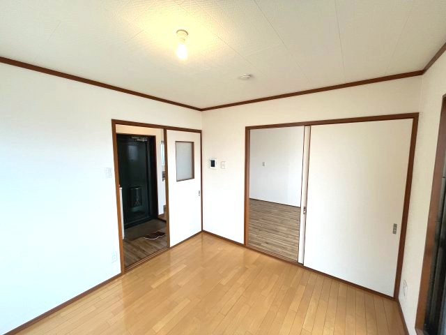 RHYTHM香里園の洋室