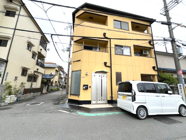 RHYTHM香里園の外観