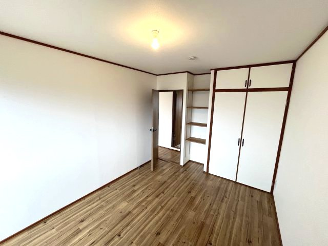 RHYTHM香里園の洋室
