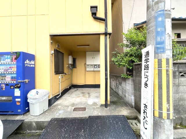 RHYTHM香里園の駐車場