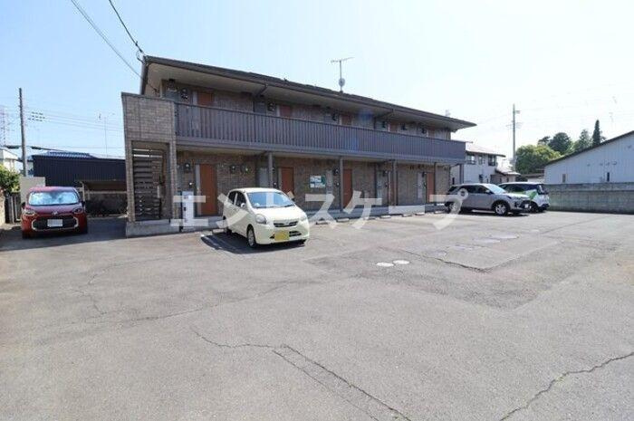 アルカディアの駐車場|高崎、前橋のお部屋探しはエンドスケープまで！お客様の理想お聞かせ下さい♪