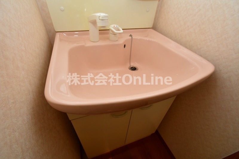 Perle　charmanteの独立洗面台