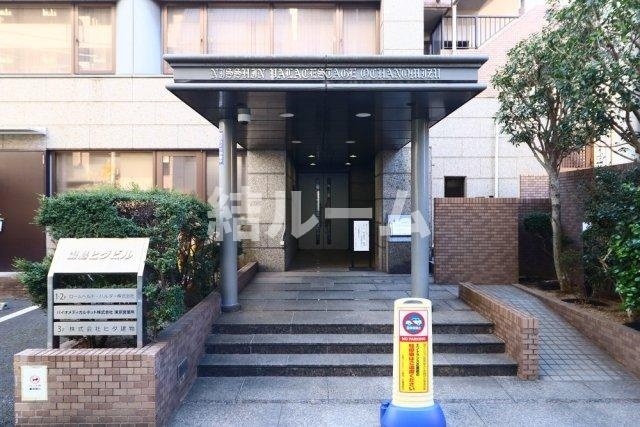 文京区湯島２丁目の賃貸マンションのエントランス