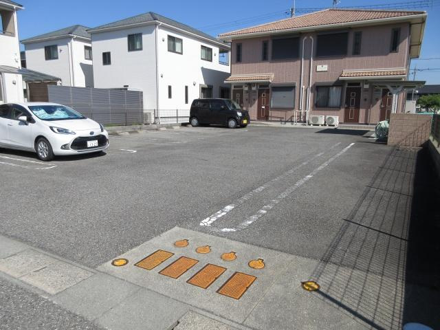 サンガーデン田中Ⅱの駐車場