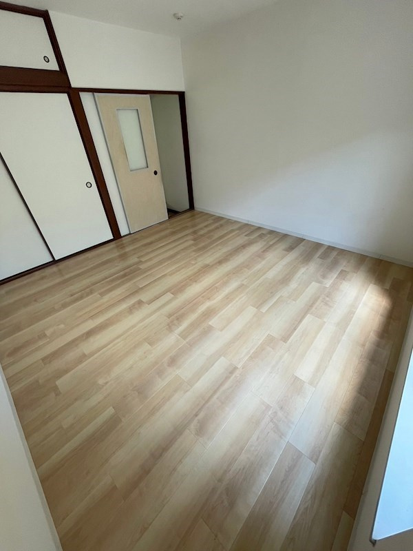 大社町 テラスハウス（奥から3軒目）の居間・リビング