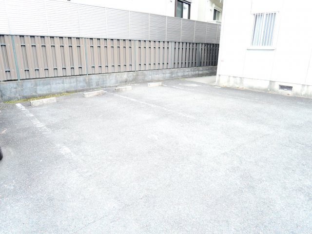 コートエスペランサの駐車場