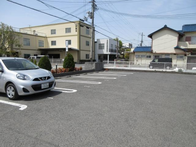 サラスヴァーティーＹの駐車場