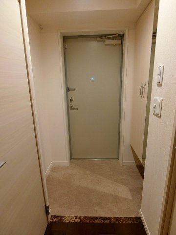 モンパルクいこまNeOの玄関|きれいな玄関です