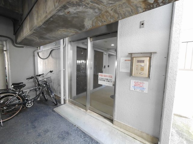 フォレスト大蔵のエントランス