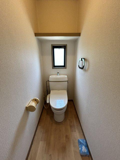 片山邸貸家のトイレ