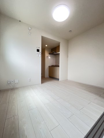 大阪市城東区鴫野東３丁目のアパートの居間・リビング