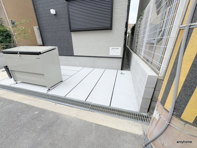 グランツ上新庄　仲介手数料無料の駐車場
