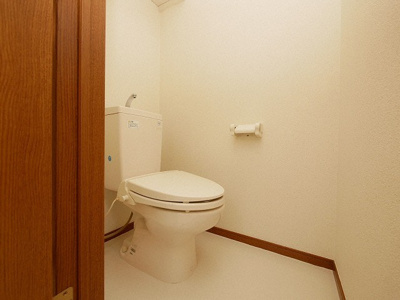 【トイレ】 | メゾンリビエール | 落ち着いた色調のトイレです
