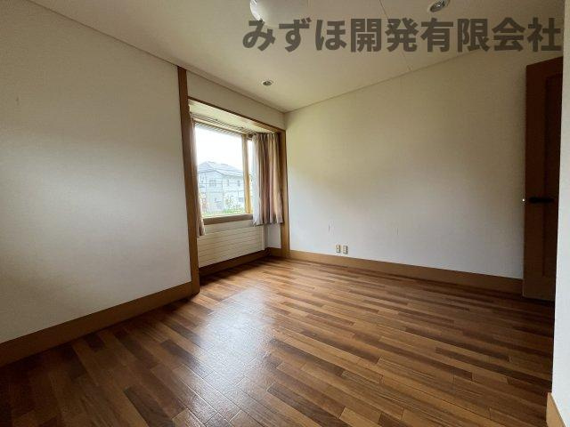 山形市すげさわの丘17-3の洋室