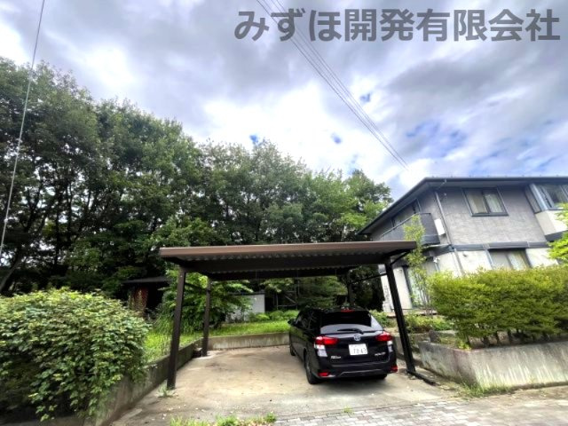 山形市すげさわの丘17-3の駐車場