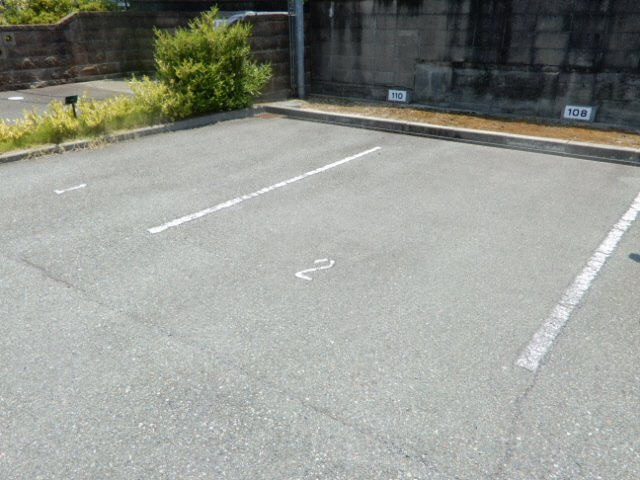 ツインスターヴィラの駐車場