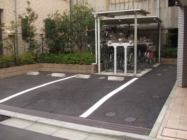 アーバンフォート住吉の駐車場