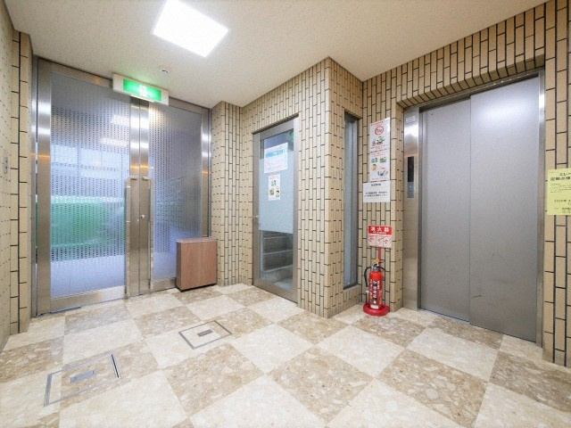 片町コートのロビー