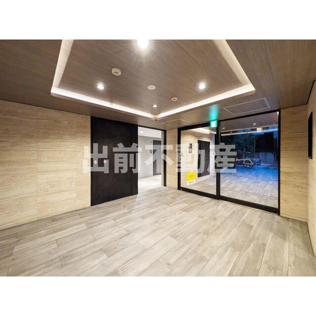LEGALAND市谷薬王寺のエントランス