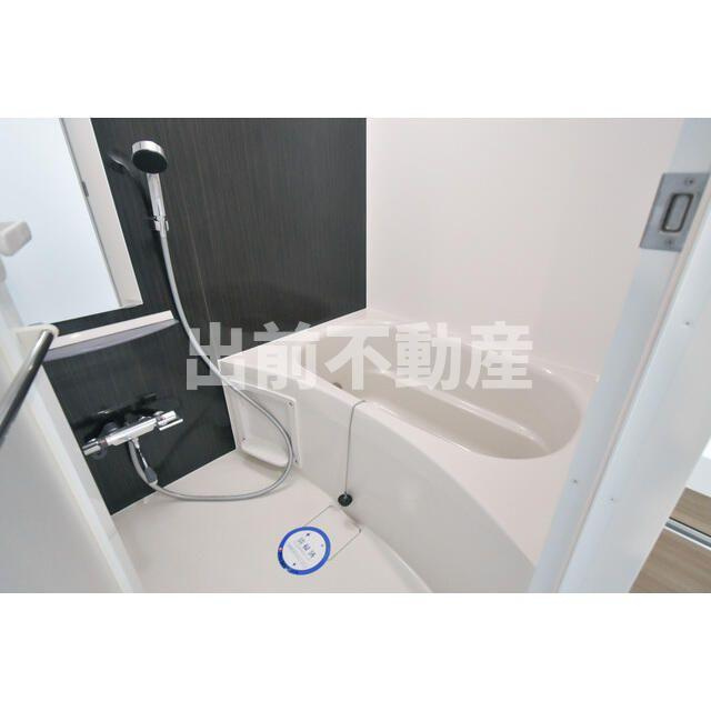 LEGALAND市谷薬王寺の浴室
