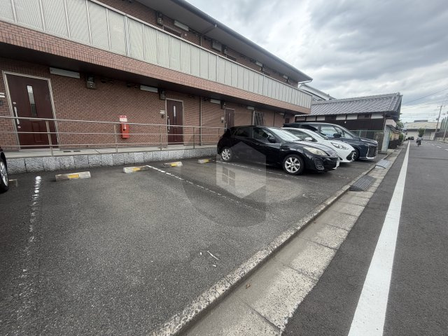メゾン髙野の駐車場