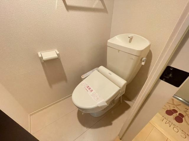クロユリのトイレ