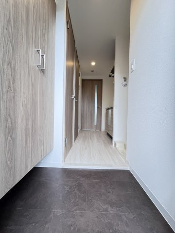 大阪市城東区今福東２丁目の賃貸マンションの玄関